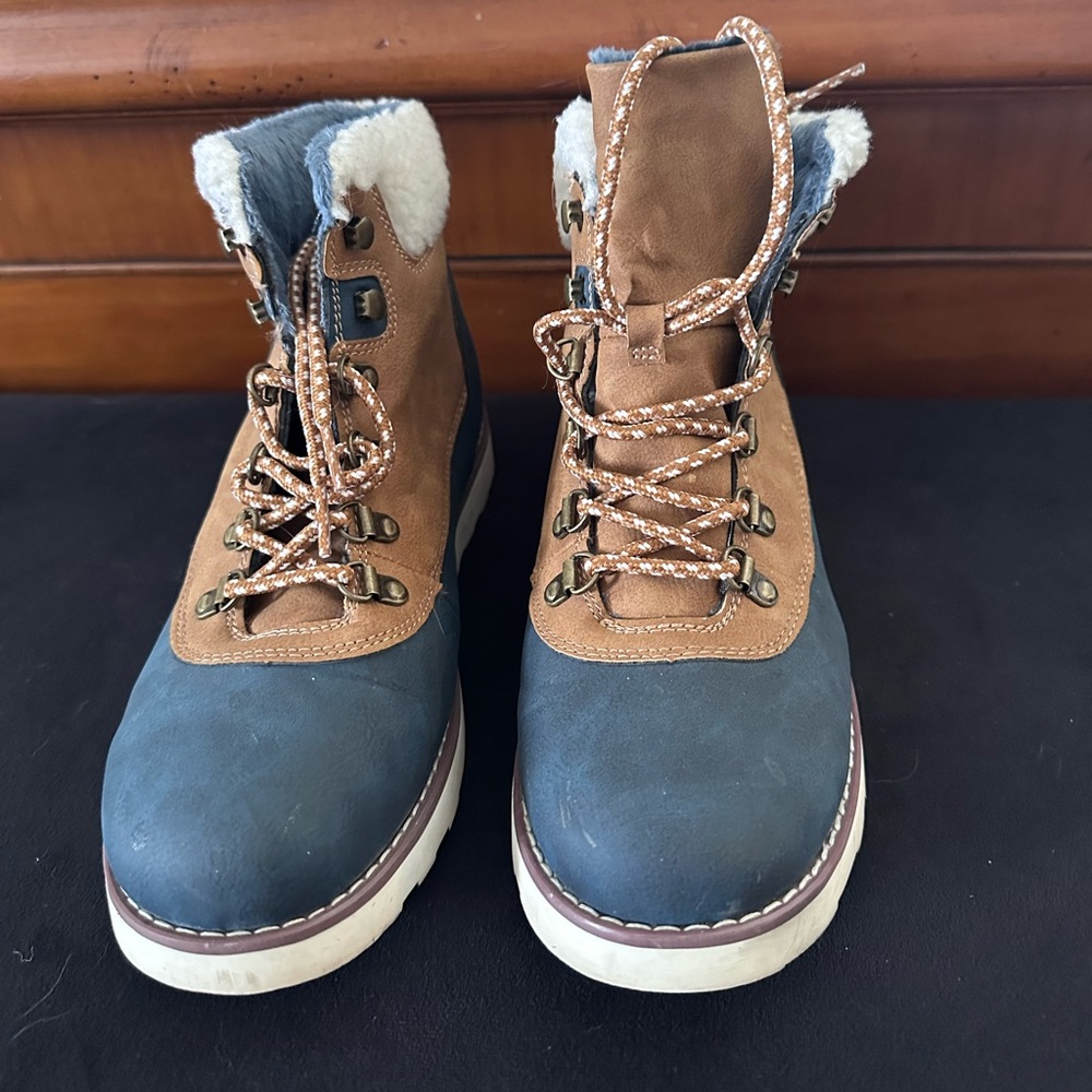 Lace up boots
